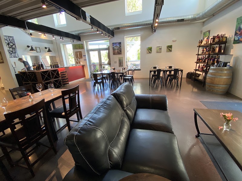 Palencia Wine CO & Monarcha Winery
