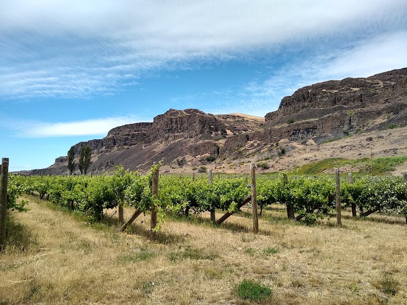 Photo of Cascade Cliffs Vineyard & Winery
