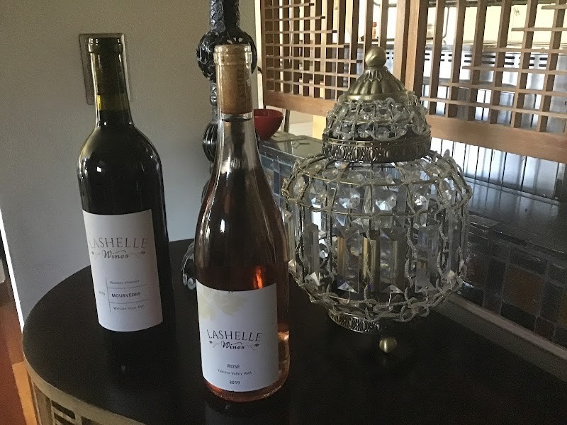 Photo of LaShellé Wines